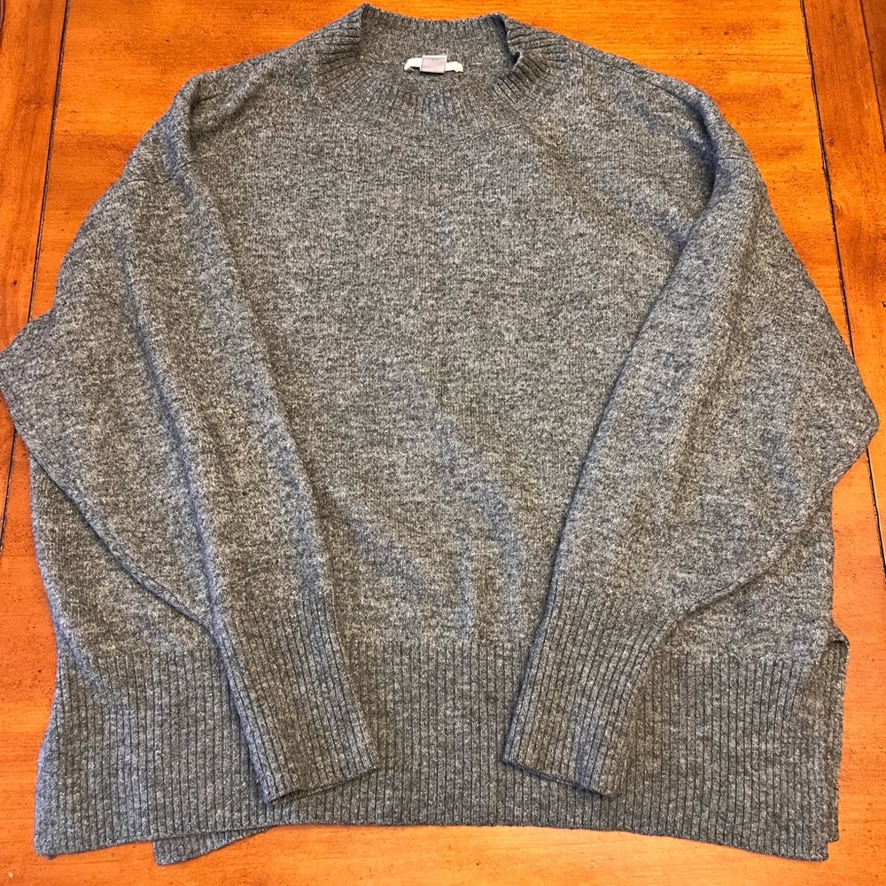 Women’s H&M Gray Sweater